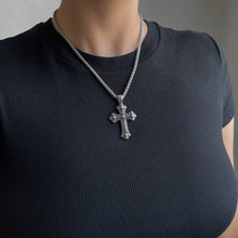 Load image into Gallery viewer, CHUNKY GOTHIC CROSS CHAIN