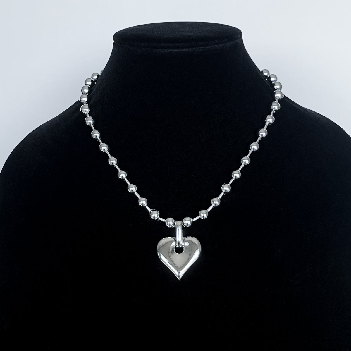 CHUNKY HEART BALL NECKLACE – COLD SHOULDER LA
