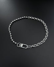 Load image into Gallery viewer, HALF CLASP CHAIN
