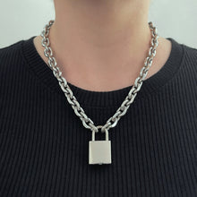 Load image into Gallery viewer, PADLOCK CHAIN