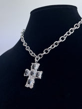 Load image into Gallery viewer, BLACK GEM CROSS CHAIN