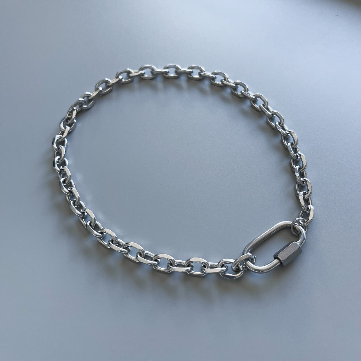 OVERSIZED CARABINER NECKLACE – COLD SHOULDER LA