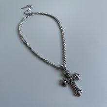 Load image into Gallery viewer, CHUNKY GOTHIC CROSS CHAIN