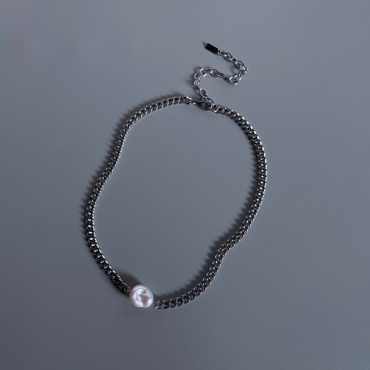 MINI BAROQUE PEARL CUBAN NECKLACE – COLD SHOULDER LA