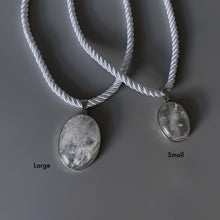 Load image into Gallery viewer, QUARTZ PENDANT TWISTED ROPE NECKLACE