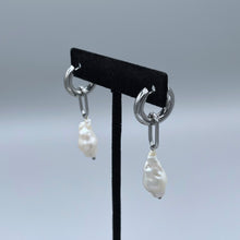 Load image into Gallery viewer, BAROQUE PEARL EARRING