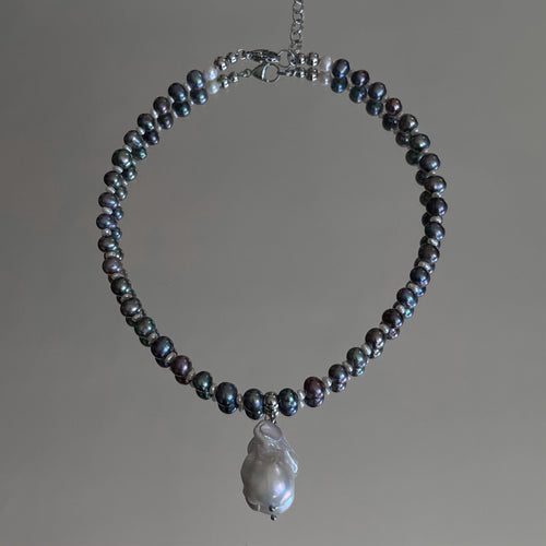 HAND-BEADED PEARL NECKLACE