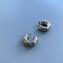 Load image into Gallery viewer, THICK HOOP EARRINGS