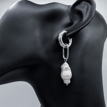 Load image into Gallery viewer, BAROQUE PEARL EARRING