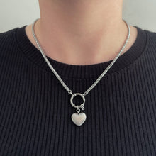 Load image into Gallery viewer, MINI PUFFED HEART CHAIN NECKLACE