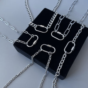CARABINER CHAIN NECKLACE