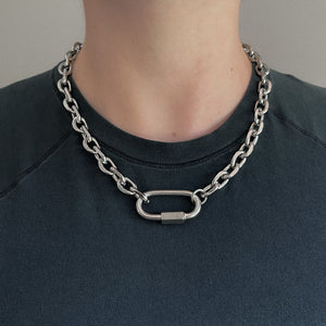 OVERSIZED CARABINER NECKLACE