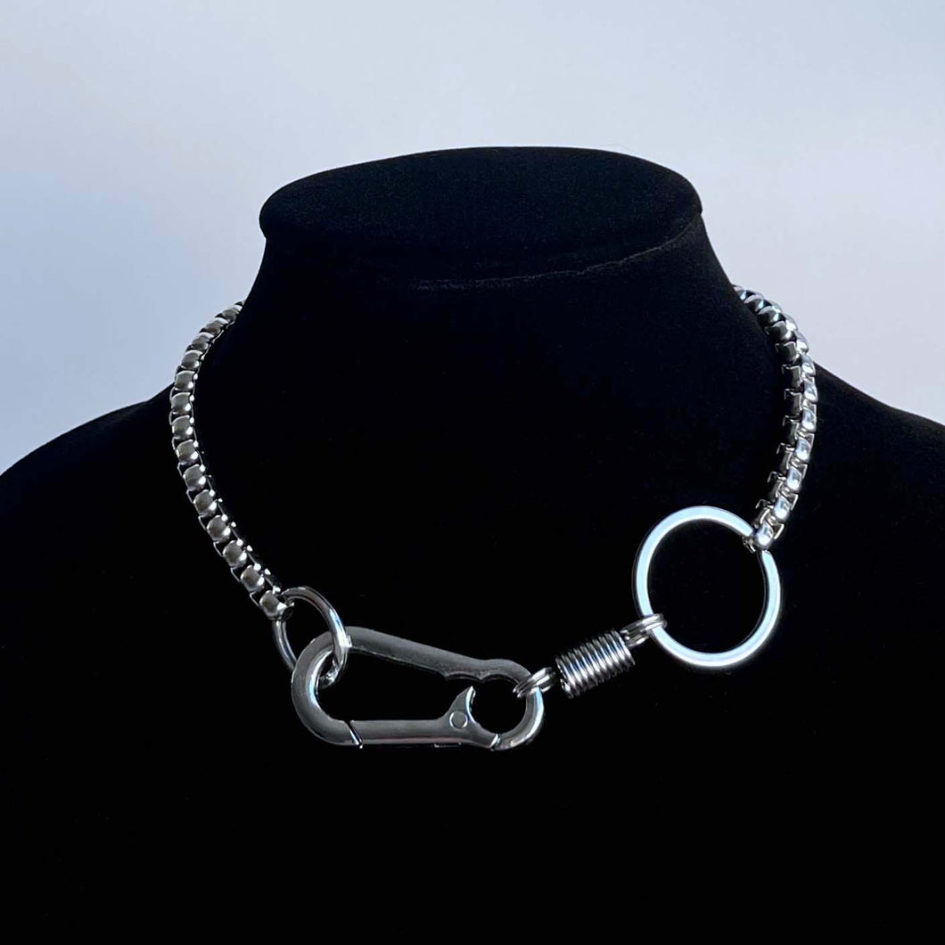 OVERSIZED CLASP CHAIN