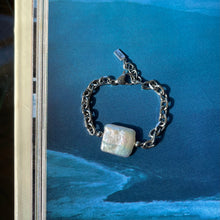 Load image into Gallery viewer, SQUARE PEARL BRACELET