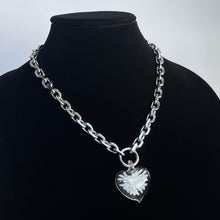 Load image into Gallery viewer, GLASS HEART CHAIN LINK NECKLACE