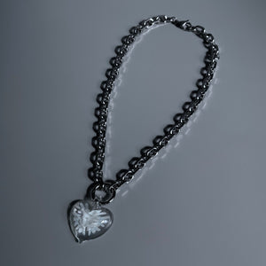 GLASS HEART CHAIN LINK NECKLACE