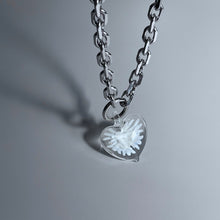 Load image into Gallery viewer, GLASS HEART CHAIN LINK NECKLACE