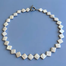 Load image into Gallery viewer, SQUARE PEARL NECKLACE