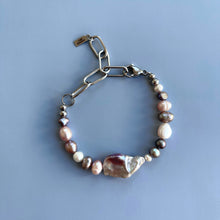 Load image into Gallery viewer, TONAL PEARL BRACELET