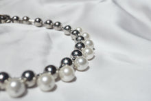 Load image into Gallery viewer, OVERSIZED PEARL BALL CHAIN