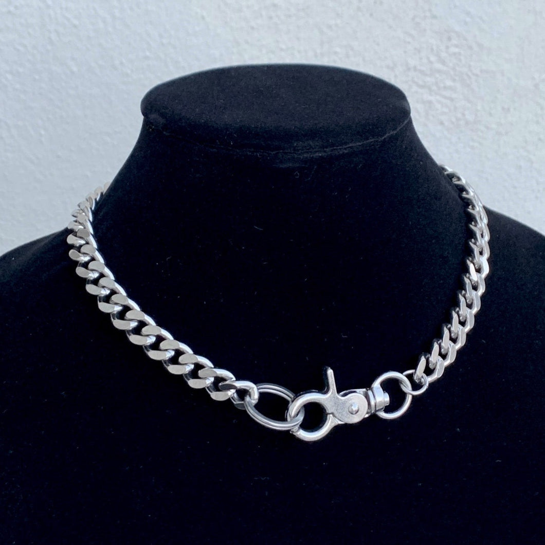 SIMPLE CLASP CHAIN
